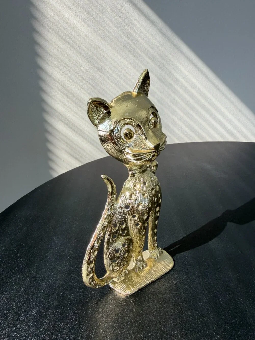 2/$40 🌸 Vintage Torino Gold Tone Cat Earring Holder – Metal Jewelry Stand - Picture 3 of 7